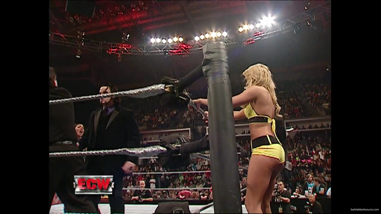 WWE_ECW_12_05_06_Ariel_vs_Kelly_mp40168.jpg WWE_ECW_12_05_06_Ariel_vs_Kelly_mp40168.jpg