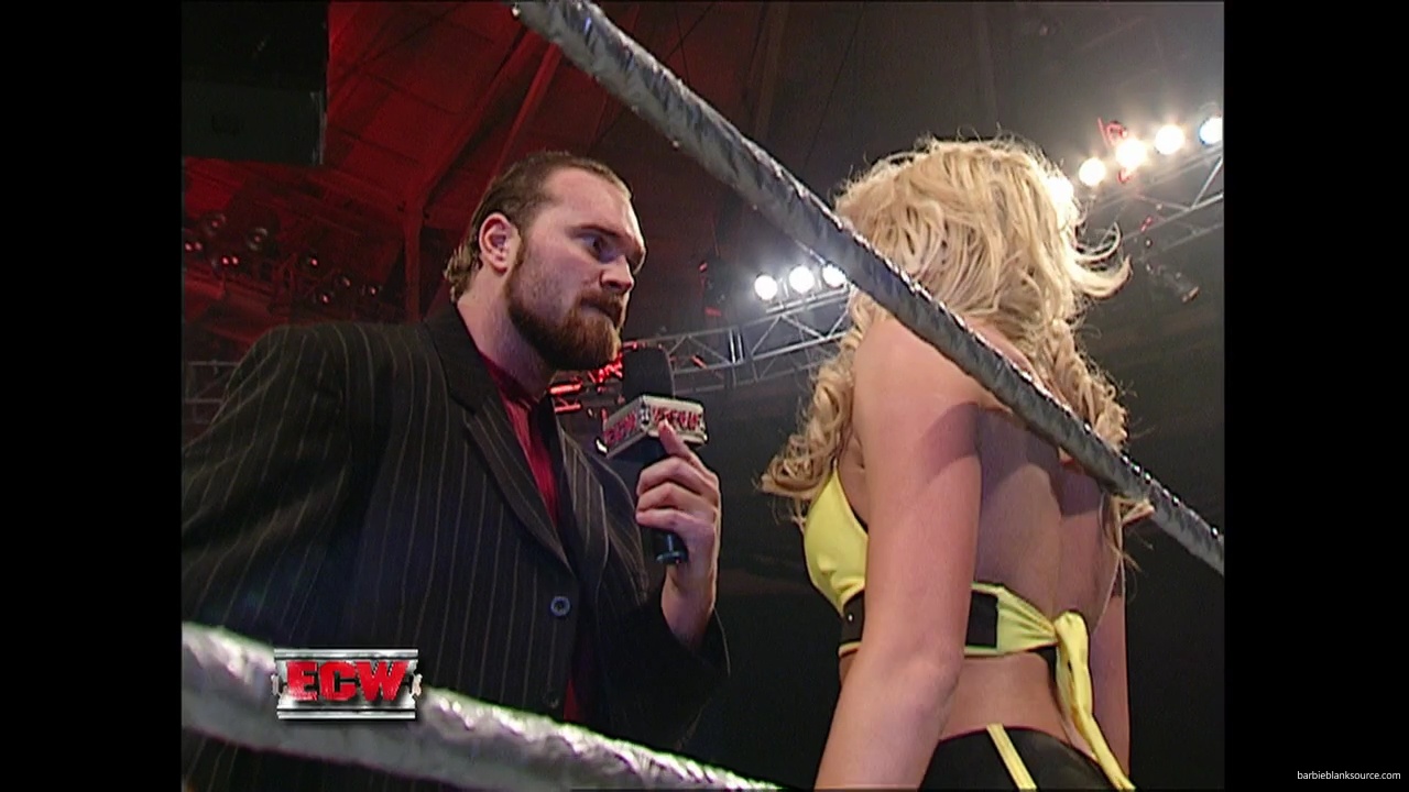 WWE_ECW_12_05_06_Ariel_vs_Kelly_mp40421.jpg