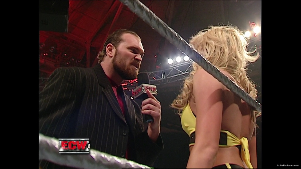 WWE_ECW_12_05_06_Ariel_vs_Kelly_mp40422.jpg