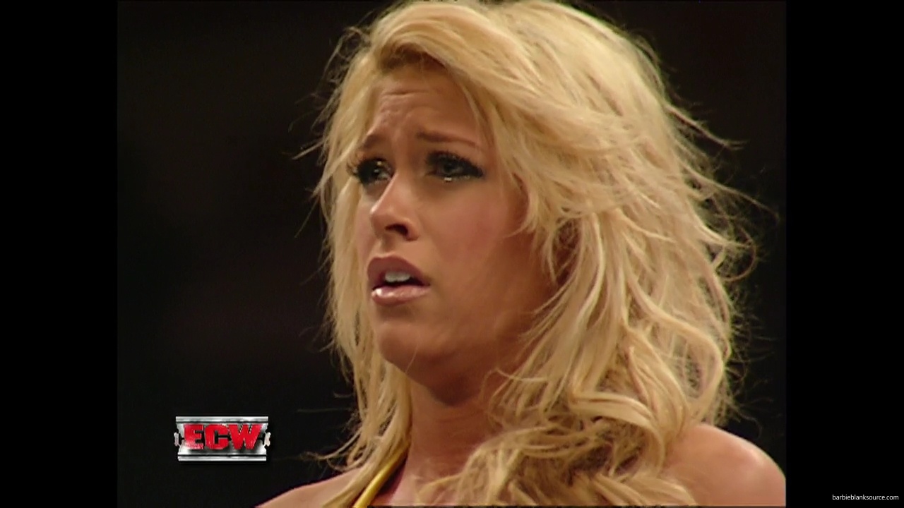 WWE_ECW_12_05_06_Ariel_vs_Kelly_mp40425.jpg