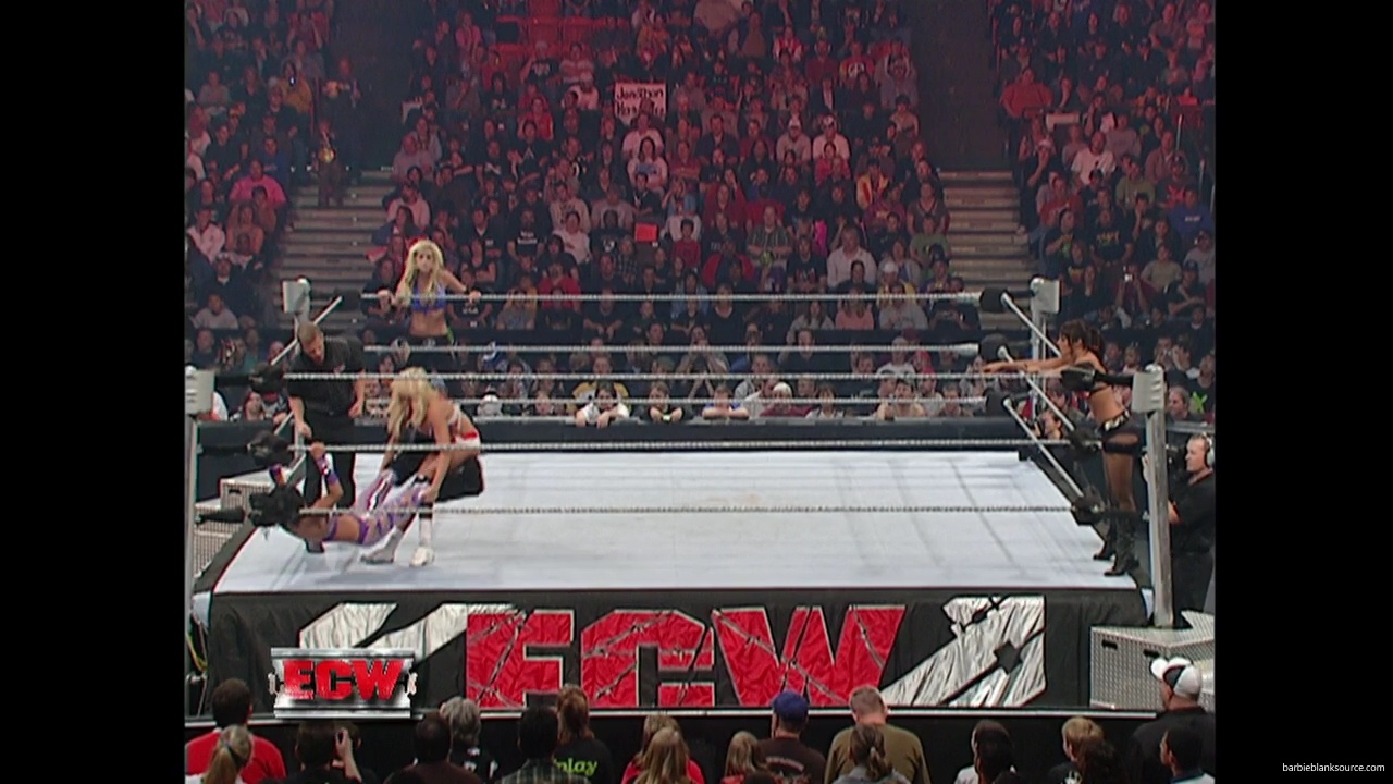 WWE_ECW_11_13_07_Kelly_Michelle_vs_Layla_Melina_mp41278.jpg WWE_ECW_11_13_07_Kelly_Michelle_vs_Layla_Melina_mp41278.jpg