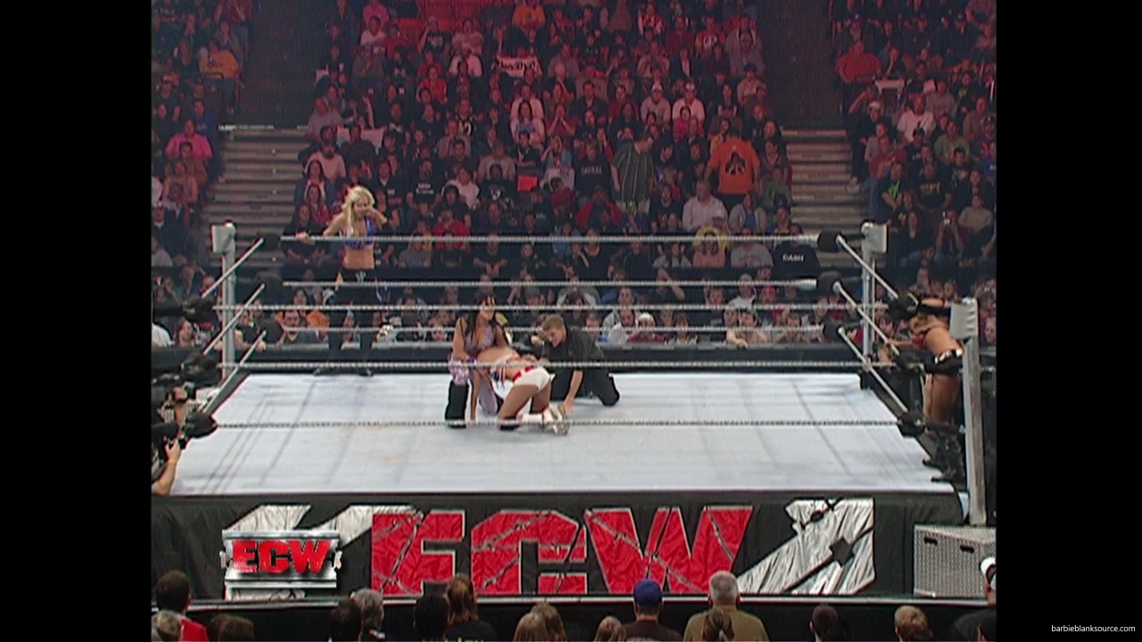 WWE_ECW_11_13_07_Kelly_Michelle_vs_Layla_Melina_mp41360.jpg WWE_ECW_11_13_07_Kelly_Michelle_vs_Layla_Melina_mp41360.jpg