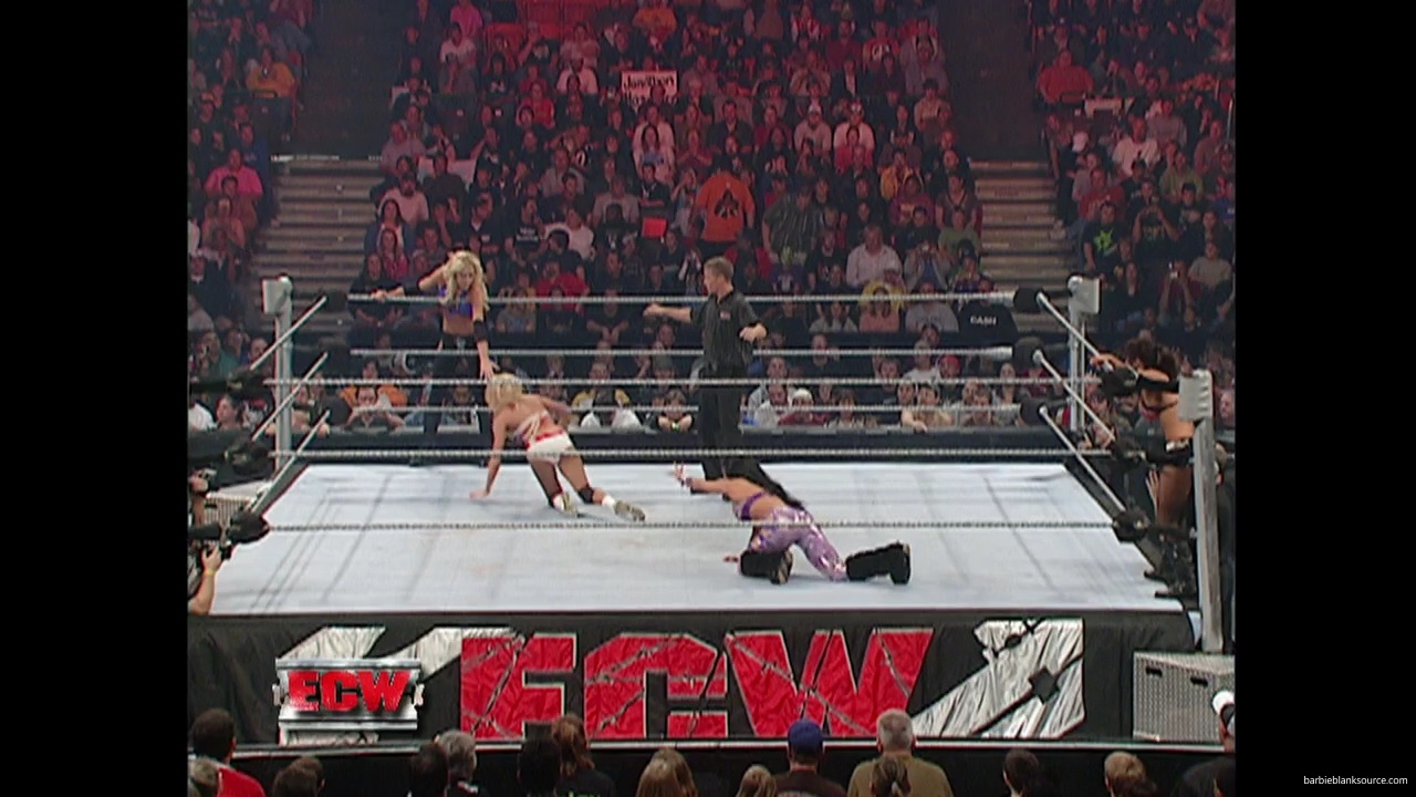 WWE_ECW_11_13_07_Kelly_Michelle_vs_Layla_Melina_mp41368.jpg WWE_ECW_11_13_07_Kelly_Michelle_vs_Layla_Melina_mp41368.jpg