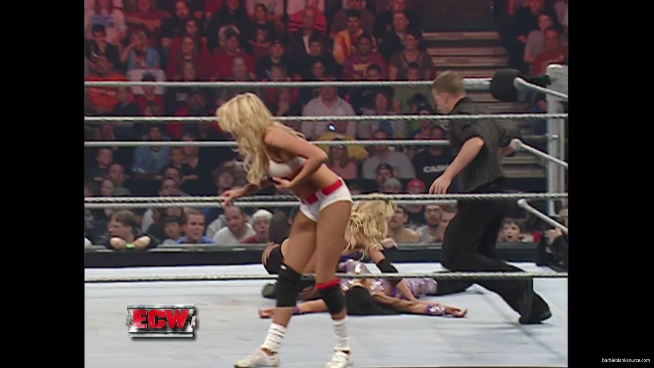WWE_ECW_11_13_07_Kelly_Michelle_vs_Layla_Melina_mp41404.jpg WWE_ECW_11_13_07_Kelly_Michelle_vs_Layla_Melina_mp41404.jpg