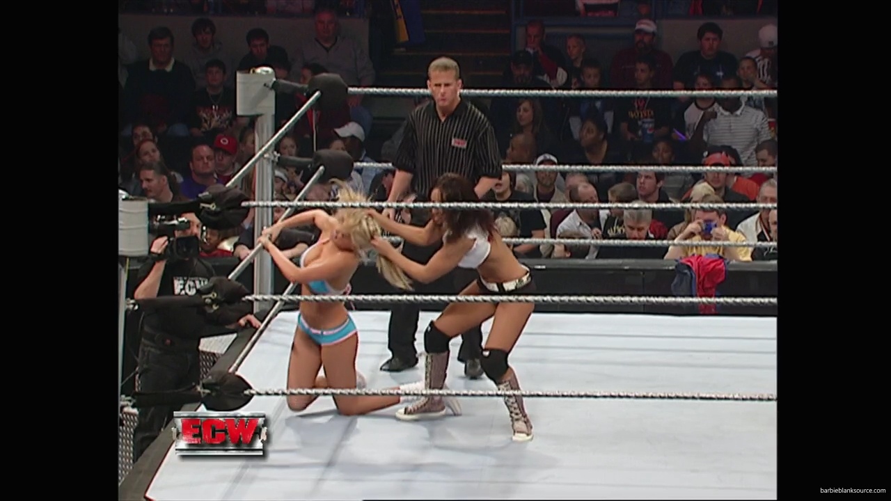 WWE_ECW_11_27_07_Kelly_vs_Layla_mp41705.jpg WWE_ECW_11_27_07_Kelly_vs_Layla_mp41705.jpg