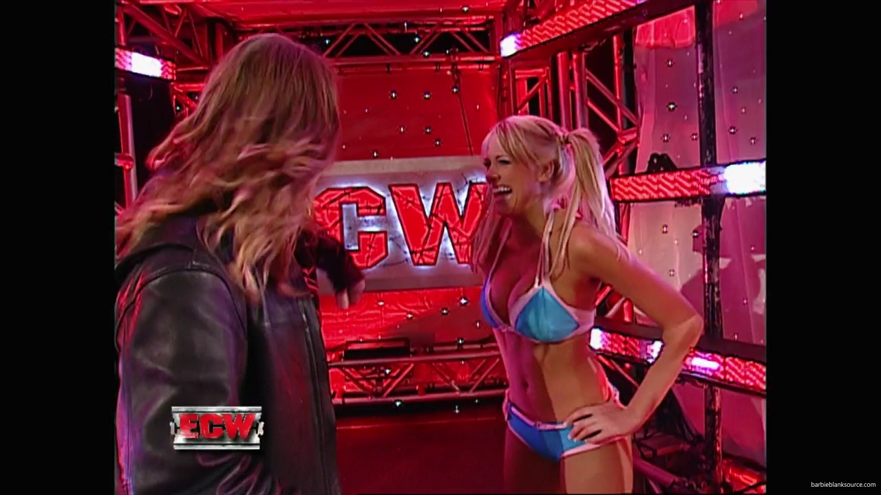 WWE_ECW_11_27_07_Kelly_vs_Layla_mp41845.jpg WWE_ECW_11_27_07_Kelly_vs_Layla_mp41845.jpg