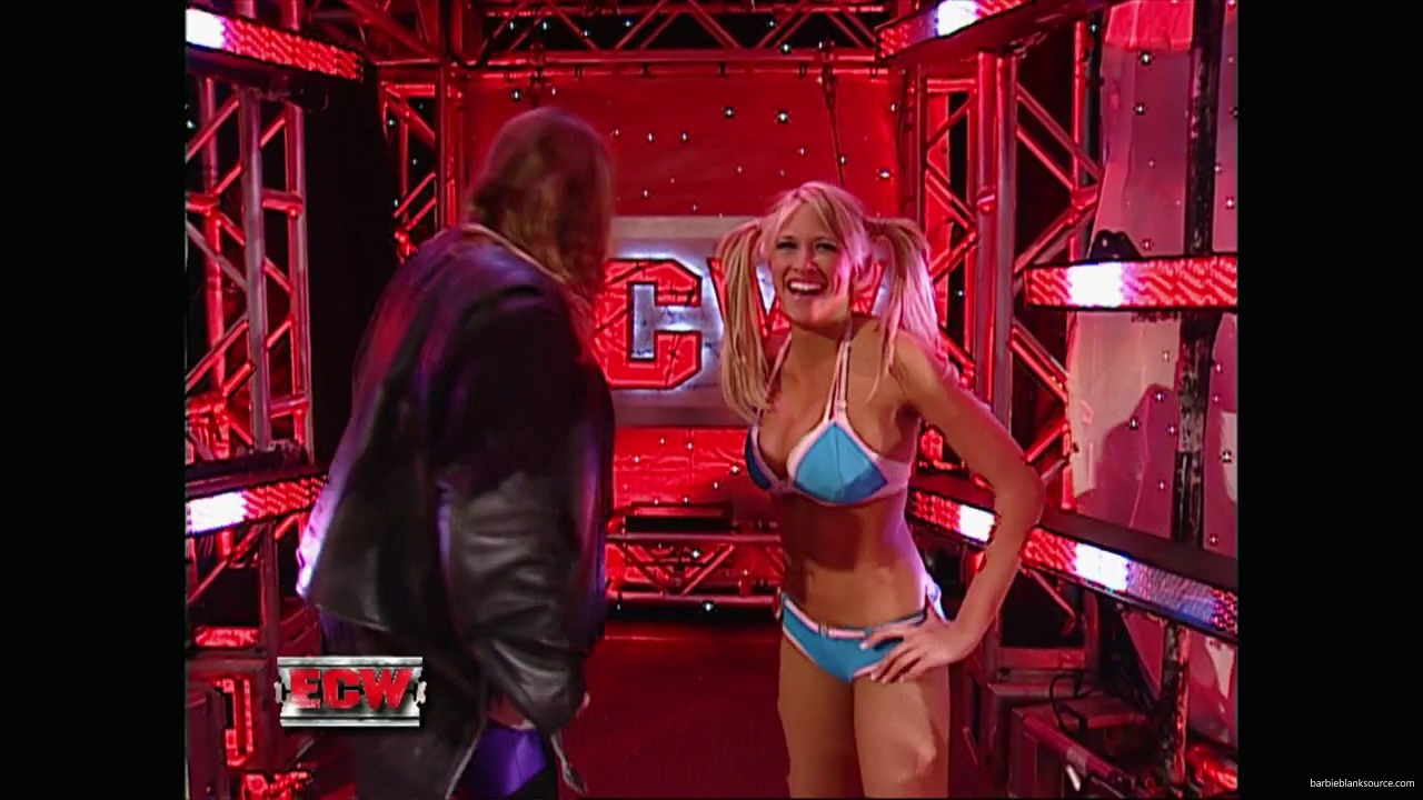 WWE_ECW_11_27_07_Kelly_vs_Layla_mp41846.jpg WWE_ECW_11_27_07_Kelly_vs_Layla_mp41846.jpg