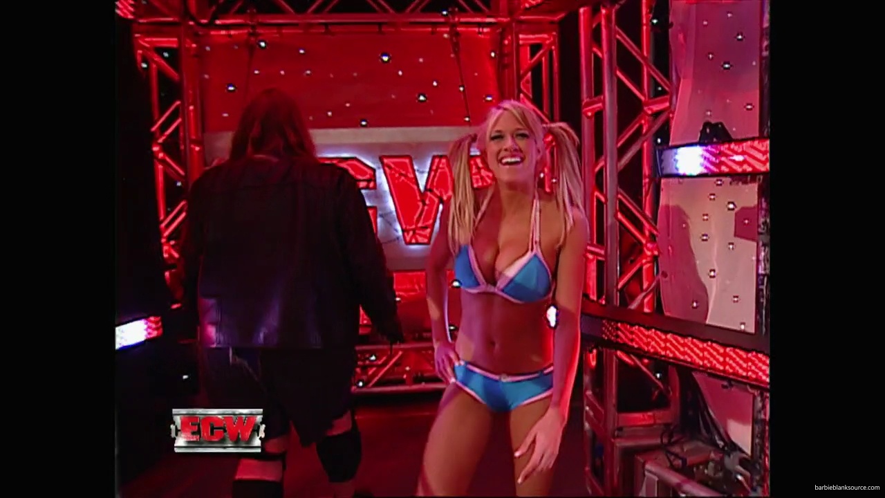 WWE_ECW_11_27_07_Kelly_vs_Layla_mp41847.jpg WWE_ECW_11_27_07_Kelly_vs_Layla_mp41847.jpg