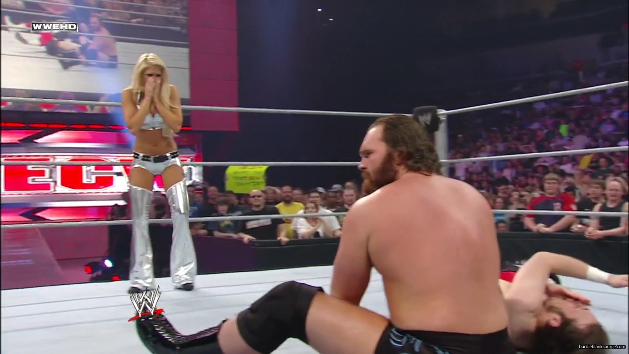 WWE_ECW_05_20_08_Colin_Kelly_vs_Knox_Layla_mp40195.jpg