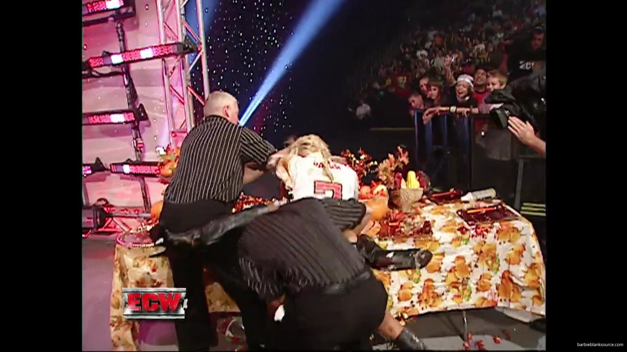 WWE_ECW_11_20_07_Kelly_Layla_Segment_mp41611.jpg WWE_ECW_11_20_07_Kelly_Layla_Segment_mp41611.jpg