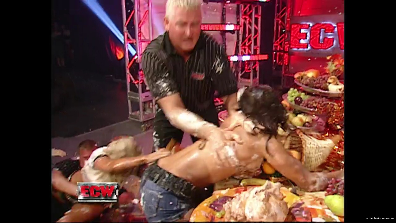 WWE_ECW_11_20_07_Kelly_Layla_Segment_mp41614.jpg WWE_ECW_11_20_07_Kelly_Layla_Segment_mp41614.jpg