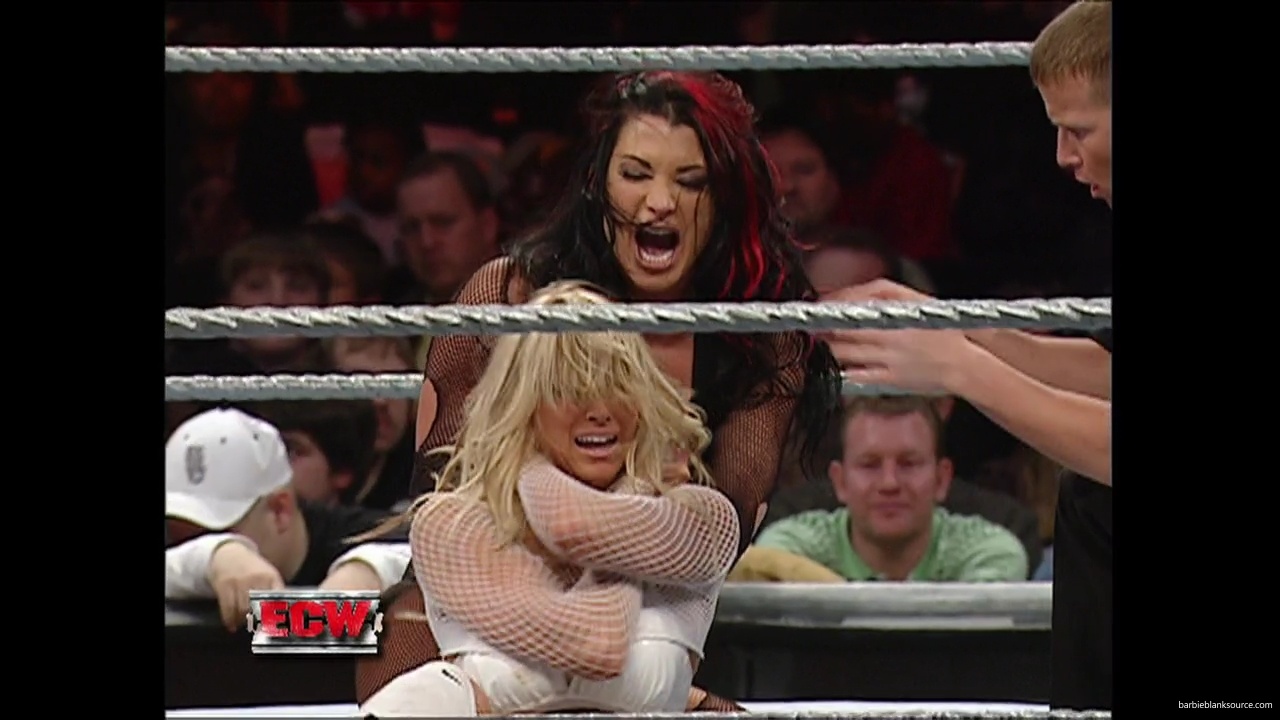 WWE_ECW_12_06_07_Balls_Kelly_vs_Kenny_Victoria_mp42190.jpg