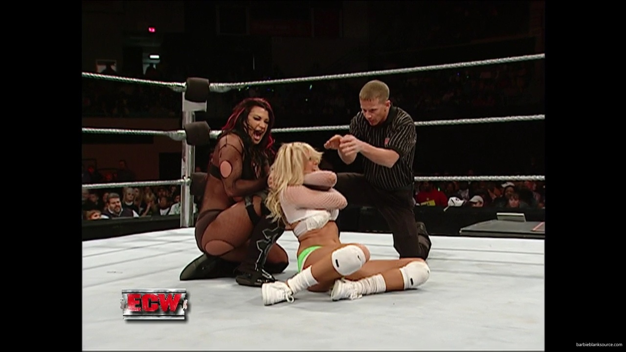 WWE_ECW_12_06_07_Balls_Kelly_vs_Kenny_Victoria_mp42194.jpg