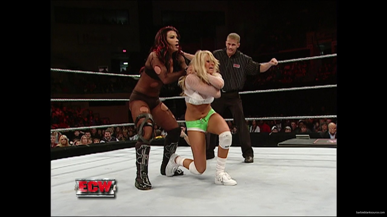 WWE_ECW_12_06_07_Balls_Kelly_vs_Kenny_Victoria_mp42204.jpg