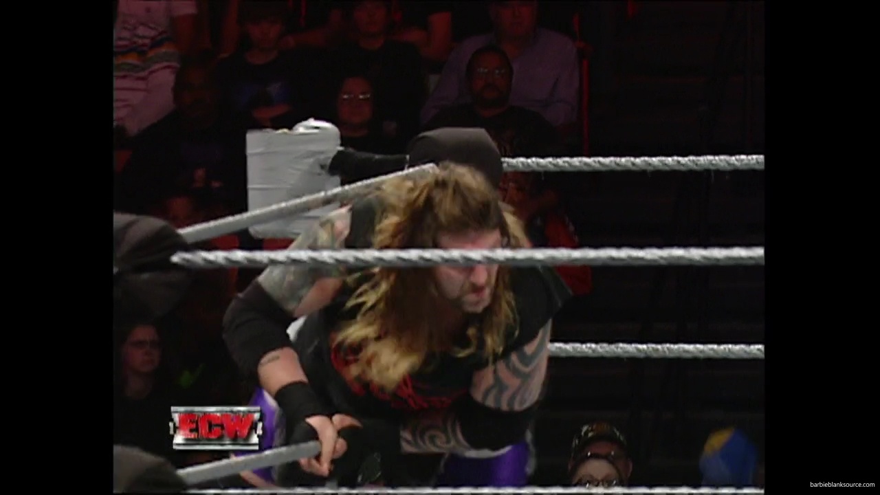 WWE_ECW_12_06_07_Balls_Kelly_vs_Kenny_Victoria_mp42213.jpg