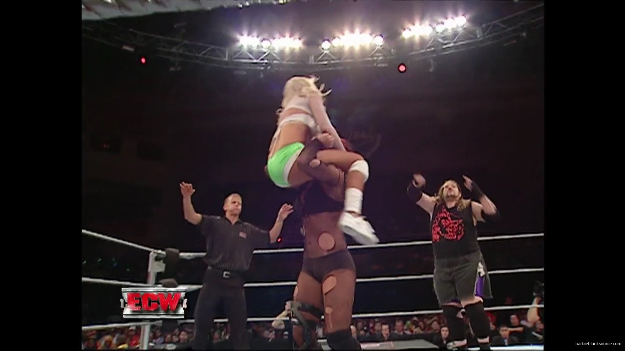 WWE_ECW_12_06_07_Balls_Kelly_vs_Kenny_Victoria_mp42249.jpg