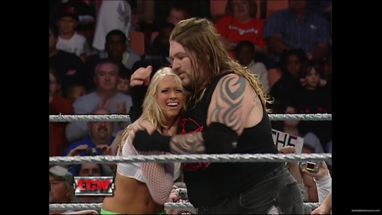WWE_ECW_12_06_07_Balls_Kelly_vs_Kenny_Victoria_mp42273.jpg