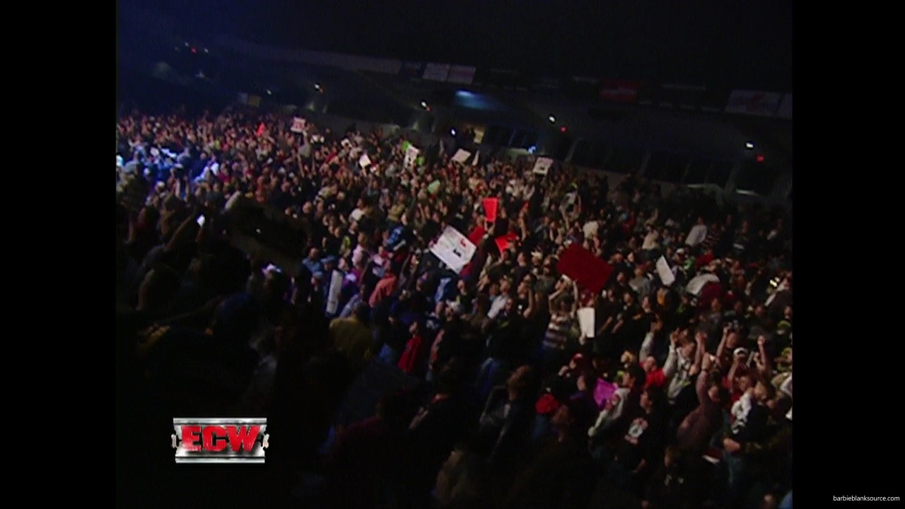 WWE_ECW_01_16_07_Kelly_Ringside_mp40060.jpg