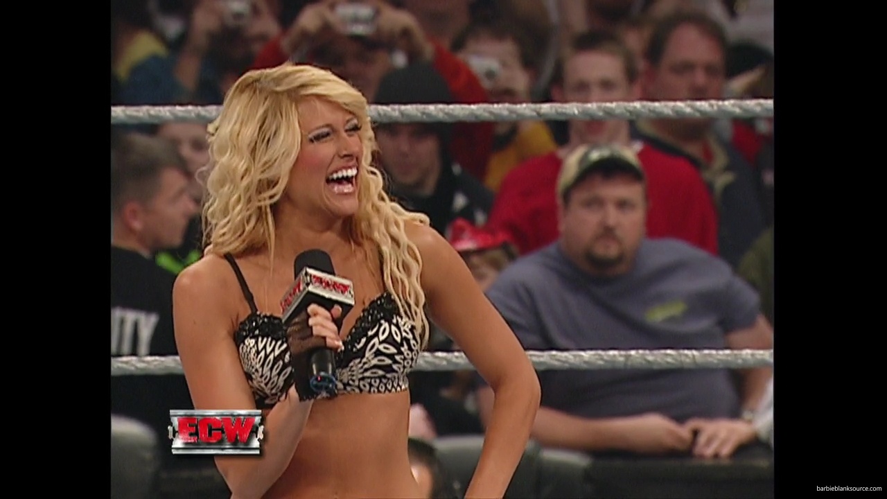 WWE_ECW_01_16_07_Kelly_Ringside_mp40108.jpg