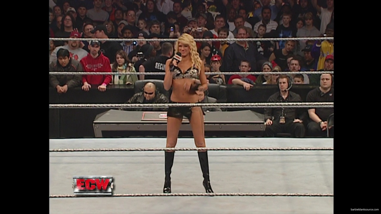 WWE_ECW_01_16_07_Kelly_Ringside_mp40123.jpg