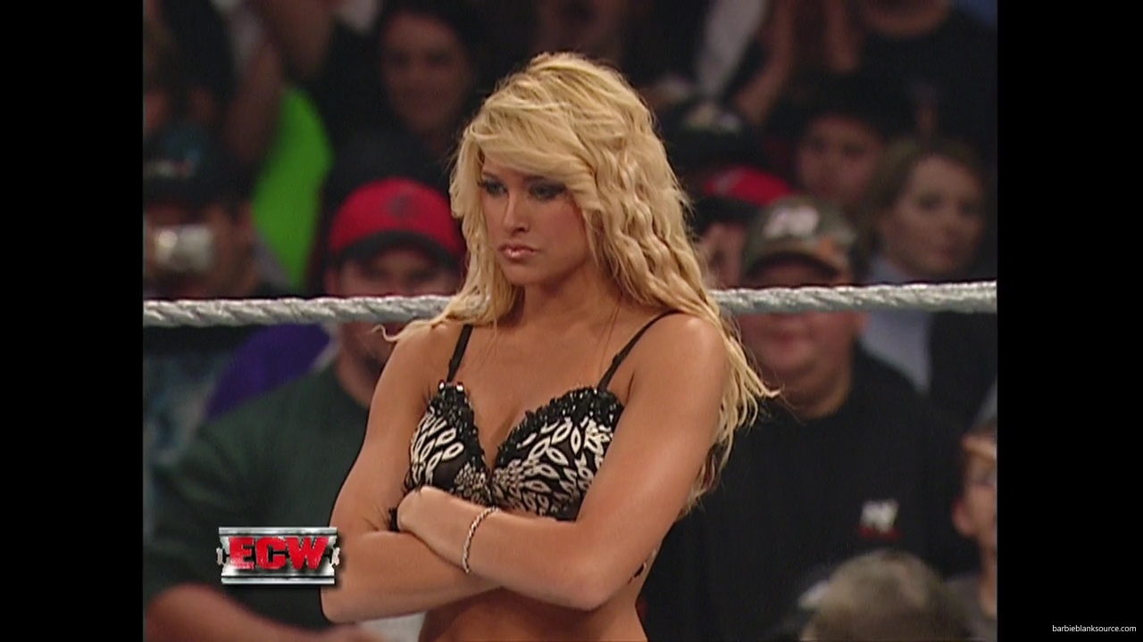 WWE_ECW_01_16_07_Kelly_Ringside_mp40191.jpg