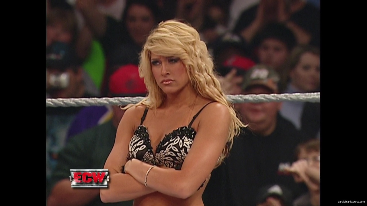 WWE_ECW_01_16_07_Kelly_Ringside_mp40192.jpg
