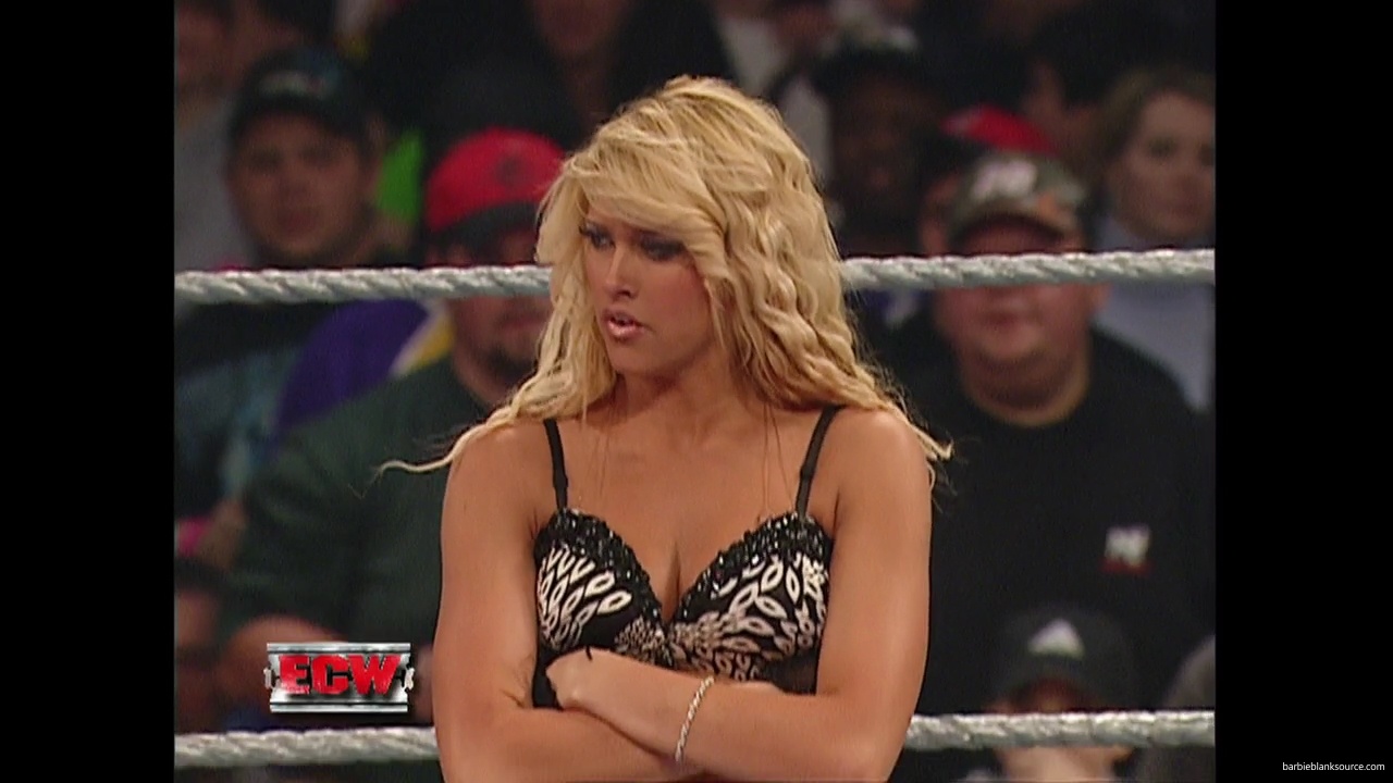 WWE_ECW_01_16_07_Kelly_Ringside_mp40195.jpg