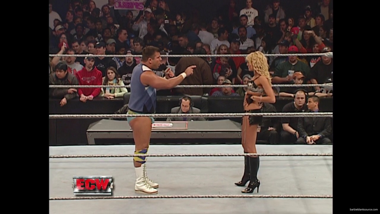 WWE_ECW_01_16_07_Kelly_Ringside_mp40205.jpg
