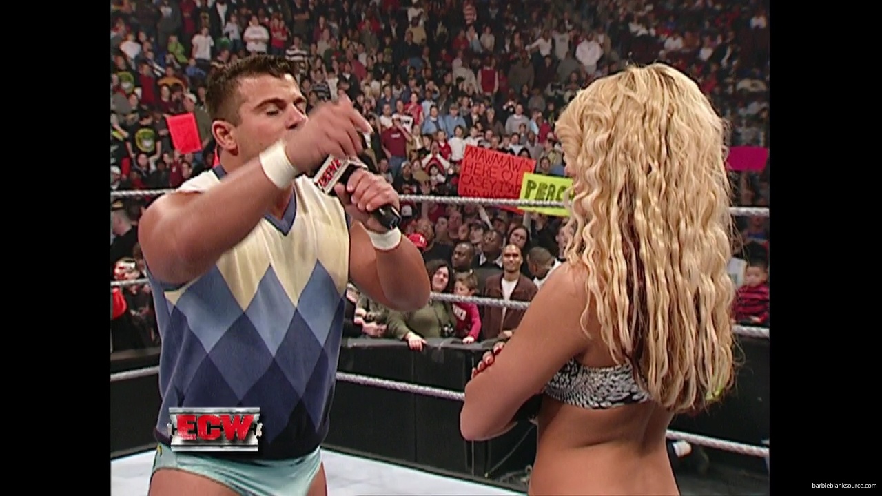 WWE_ECW_01_16_07_Kelly_Ringside_mp40273.jpg