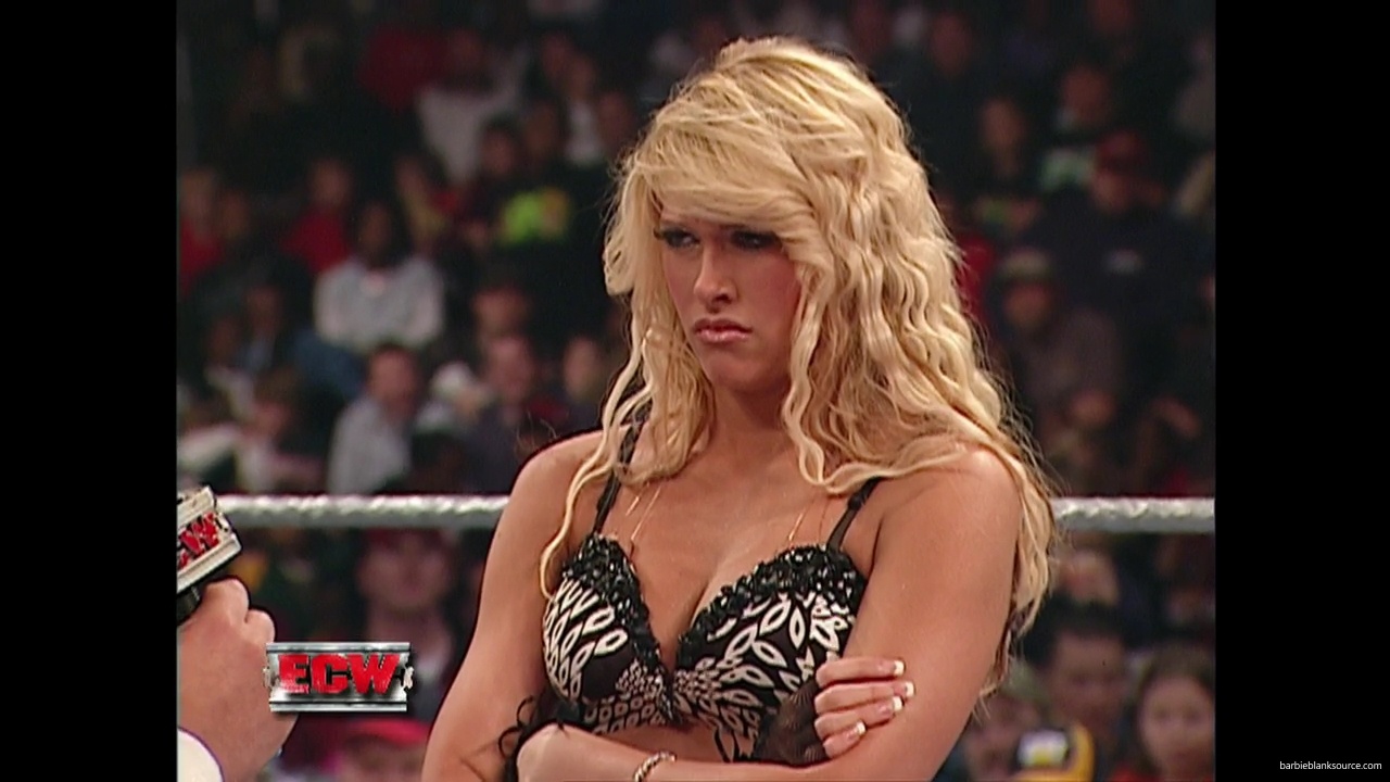WWE_ECW_01_16_07_Kelly_Ringside_mp40287.jpg
