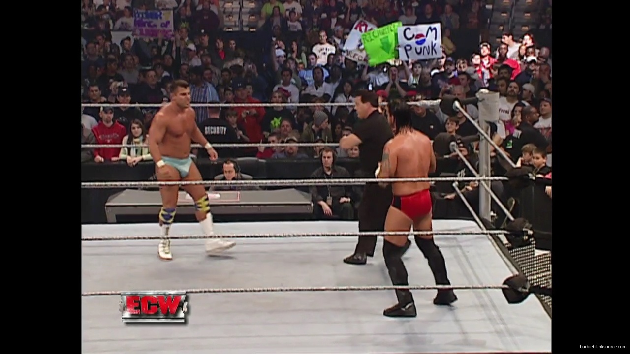 WWE_ECW_01_16_07_Kelly_Ringside_mp40317.jpg