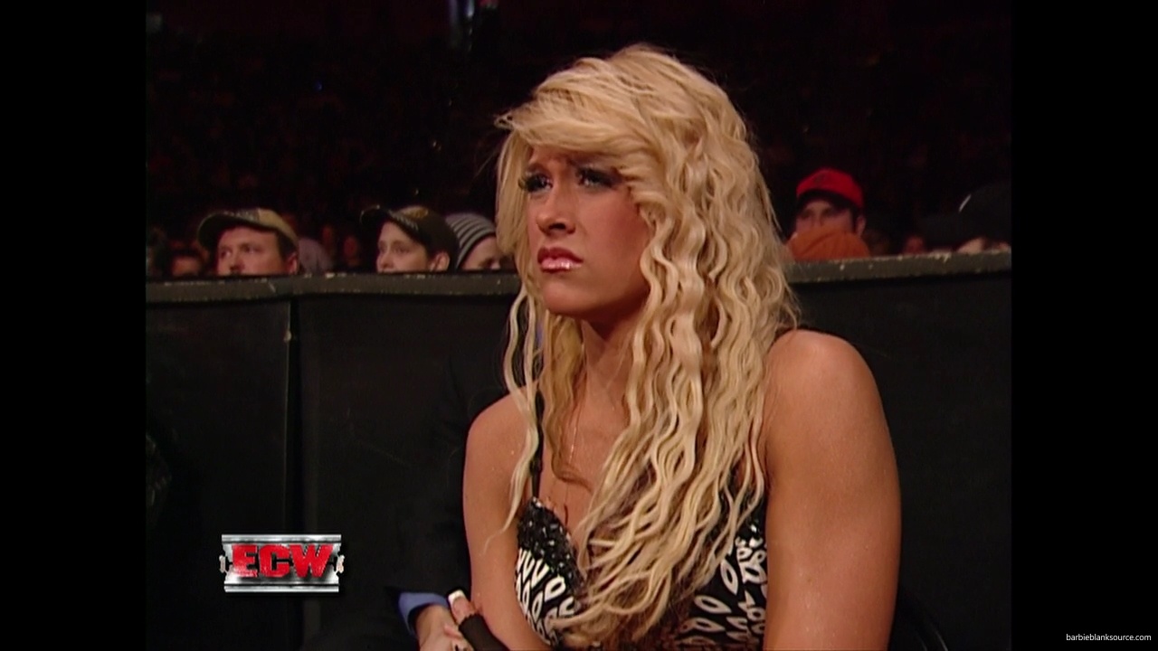 WWE_ECW_01_16_07_Kelly_Ringside_mp40326.jpg