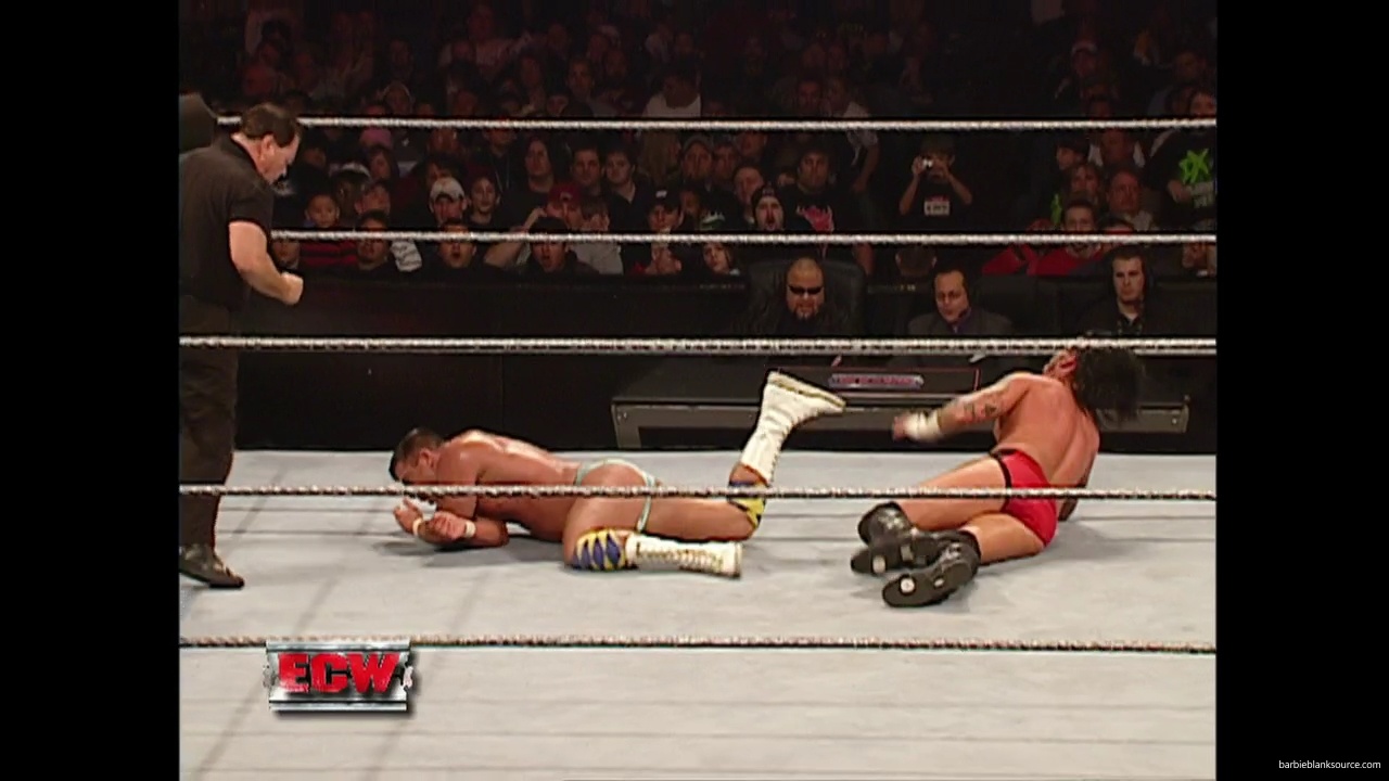 WWE_ECW_01_16_07_Kelly_Ringside_mp40351.jpg