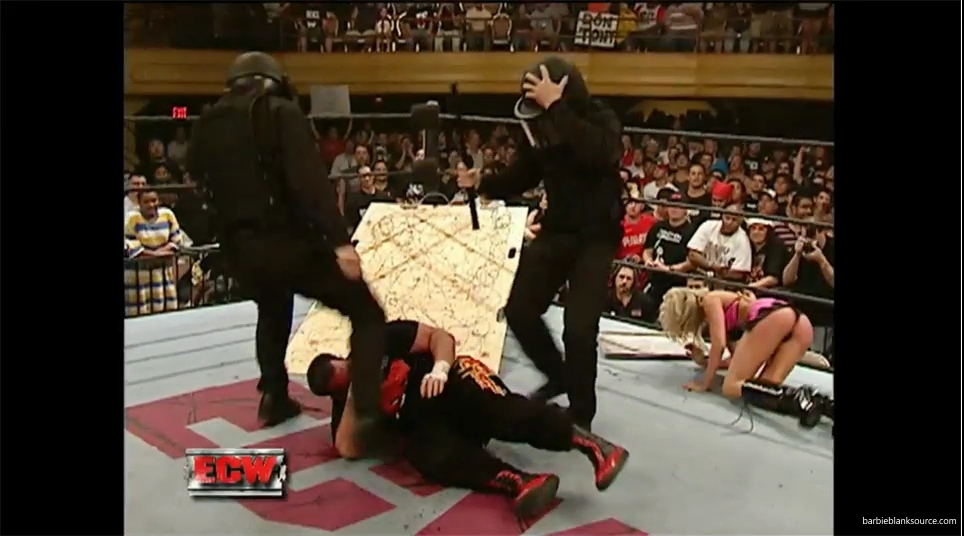 ECW_mp40518.jpg ECW_mp40518.jpg