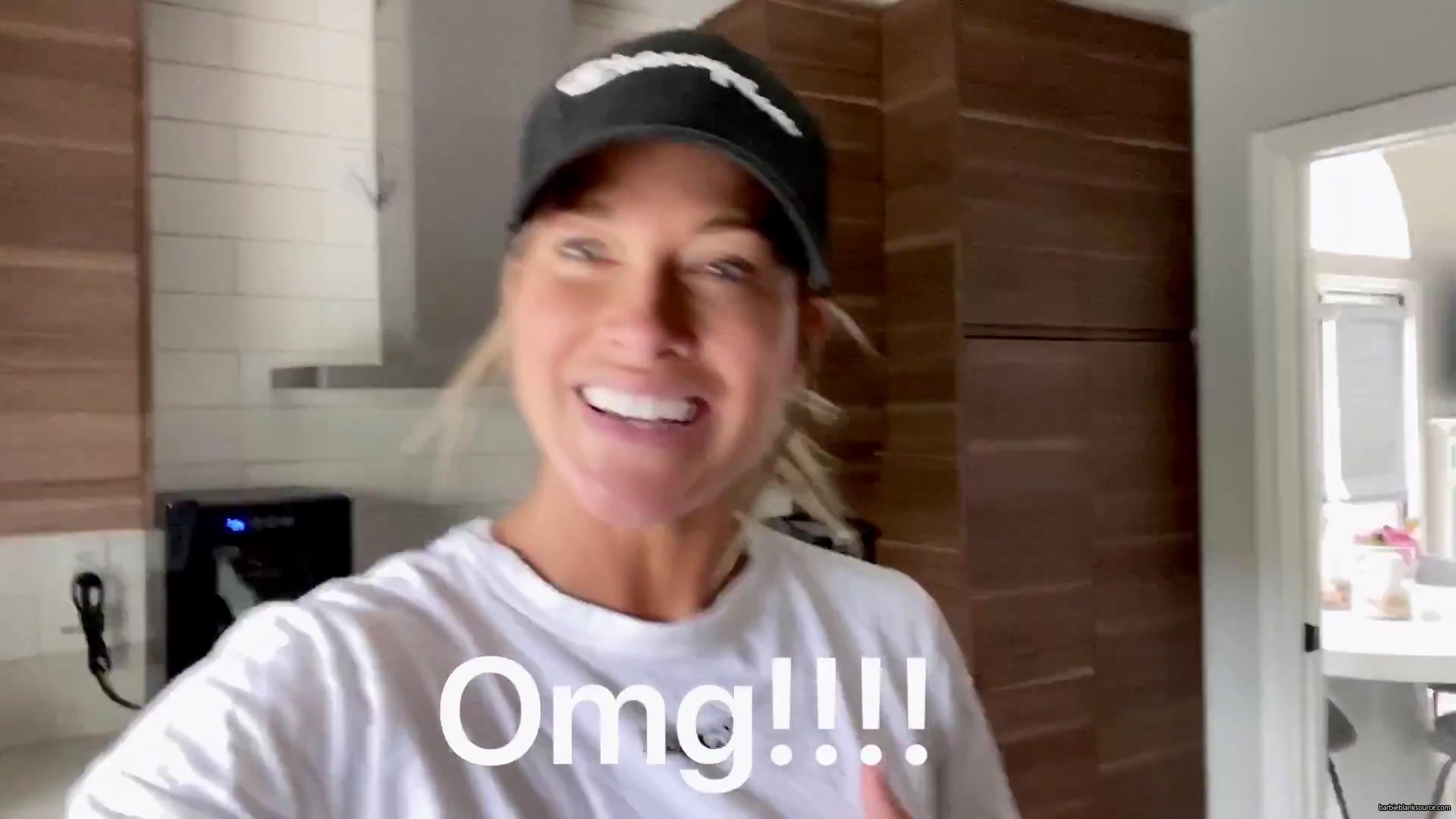 WHO_KNEW_DIYing_COULD_BE_SO_MUCH_FUN__21__mp40100.jpg WHO_KNEW_DIYing_COULD_BE_SO_MUCH_FUN__21__mp40100.jpg