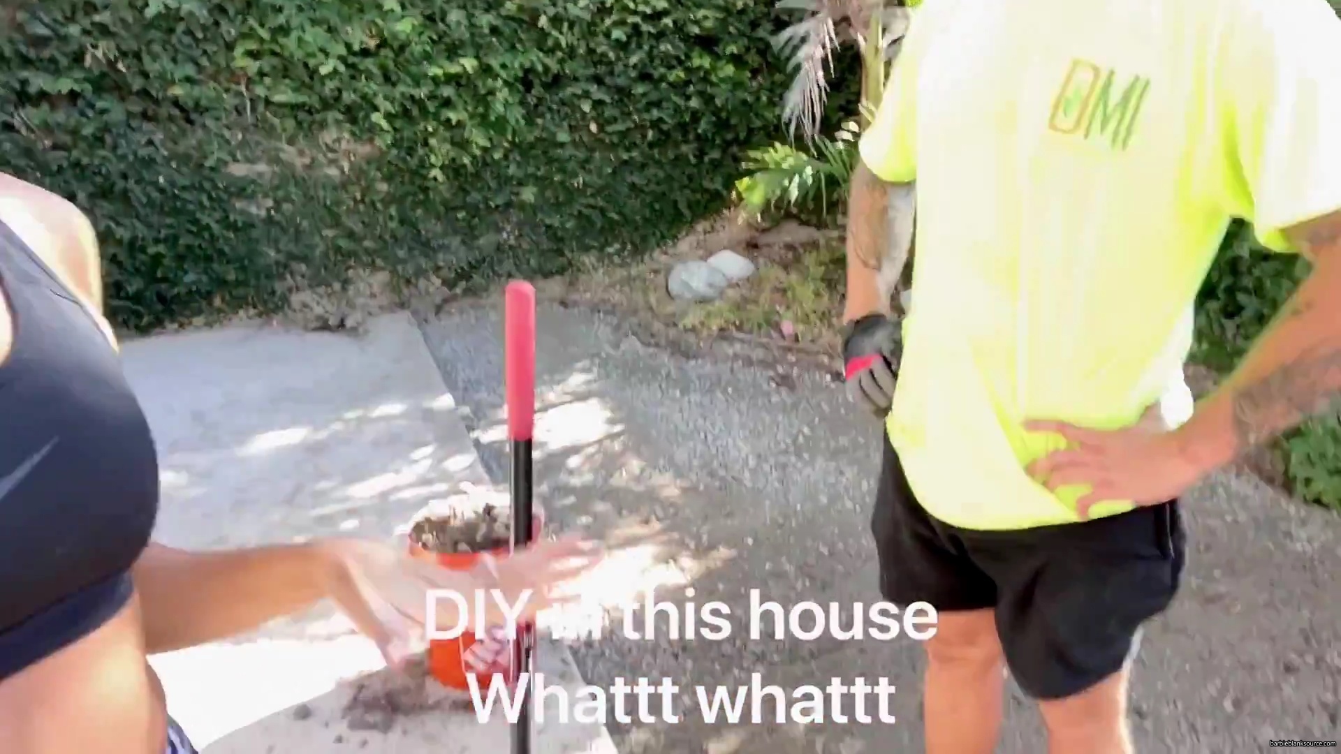 WHO_KNEW_DIYing_COULD_BE_SO_MUCH_FUN__21__mp40214.jpg WHO_KNEW_DIYing_COULD_BE_SO_MUCH_FUN__21__mp40214.jpg